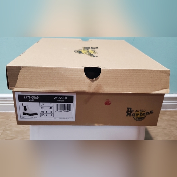 NIB DR. MARTENS 2976 Quad Retro White Smooth Leather Chelsea Boots Various Sizes - Picture 13 of 13